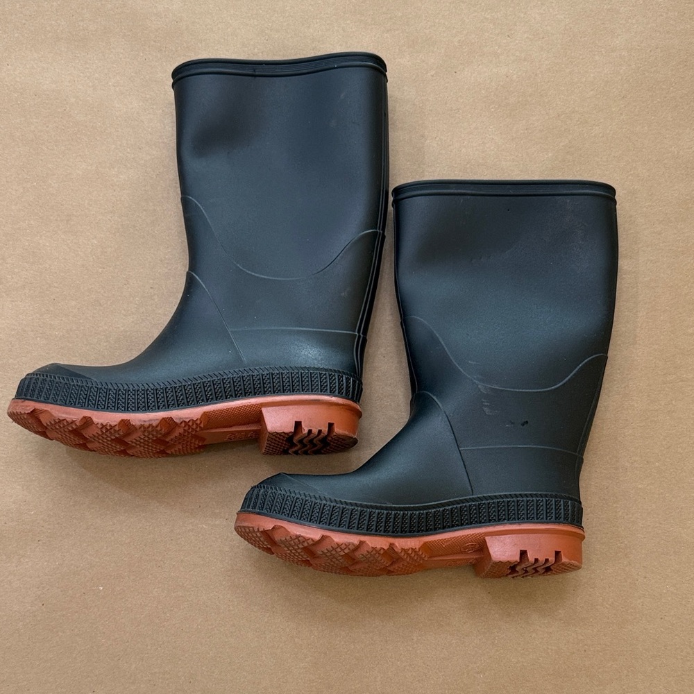 Kids Black and Orange Rain Boots Size 11